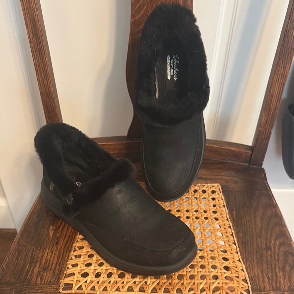 Skechers Black Cozy Slippers with Plush Lining